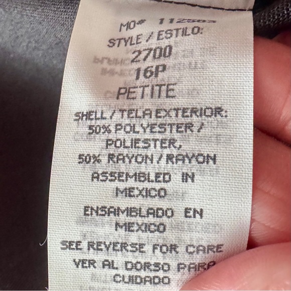 Vintage 90’s Sag Harbor Black One Botton Oversized
Blazer Size 16 Petite - Picture 7 of 7